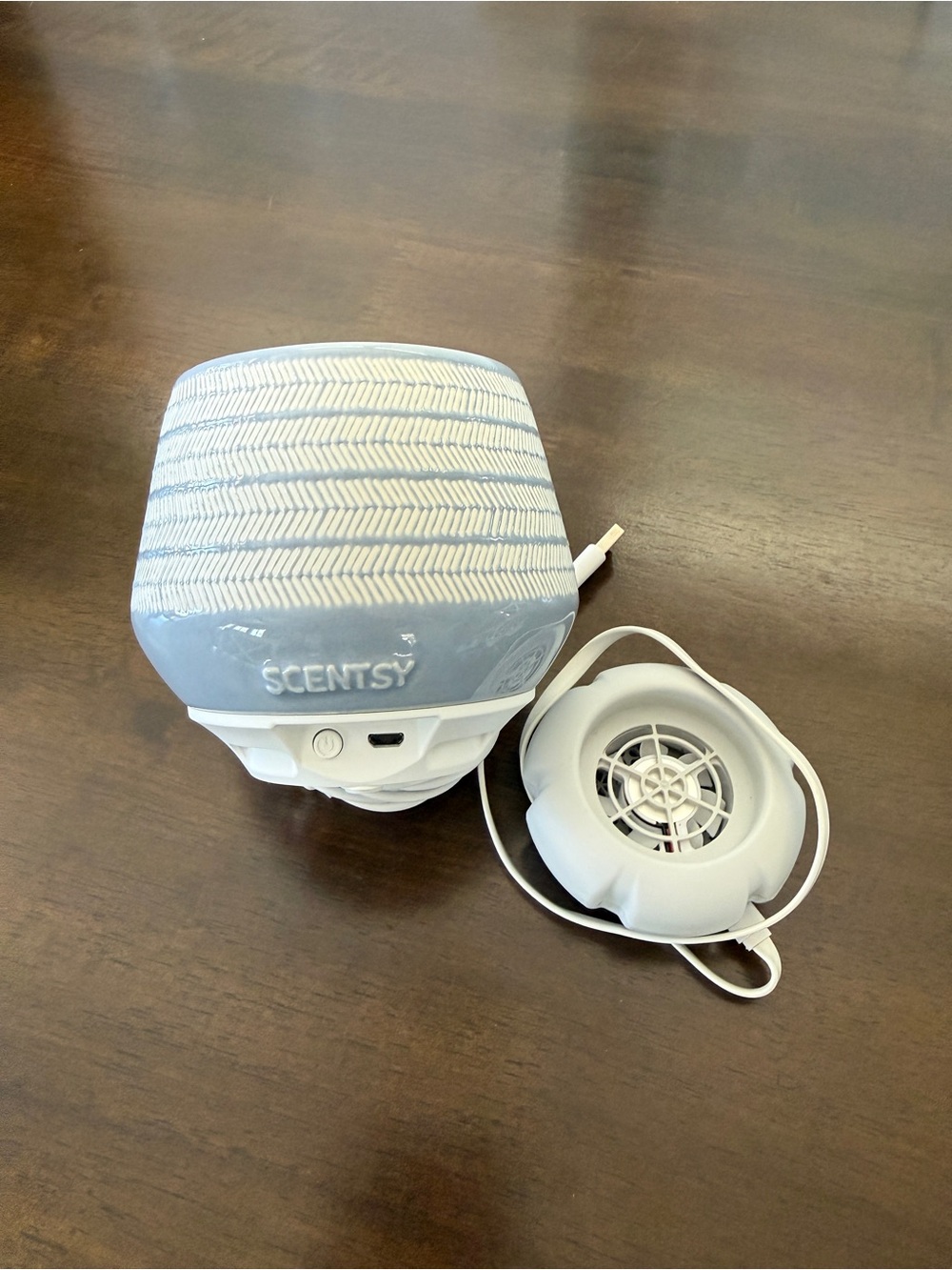 Scentsy Air, Scentsy Air Solo with 5 Scentsy Pod Packs - Picture 2 of 7